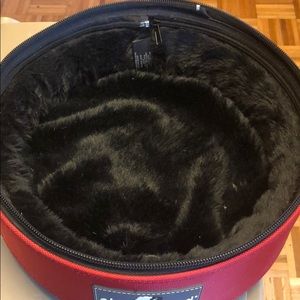 Portable sleepy pod dog bed.